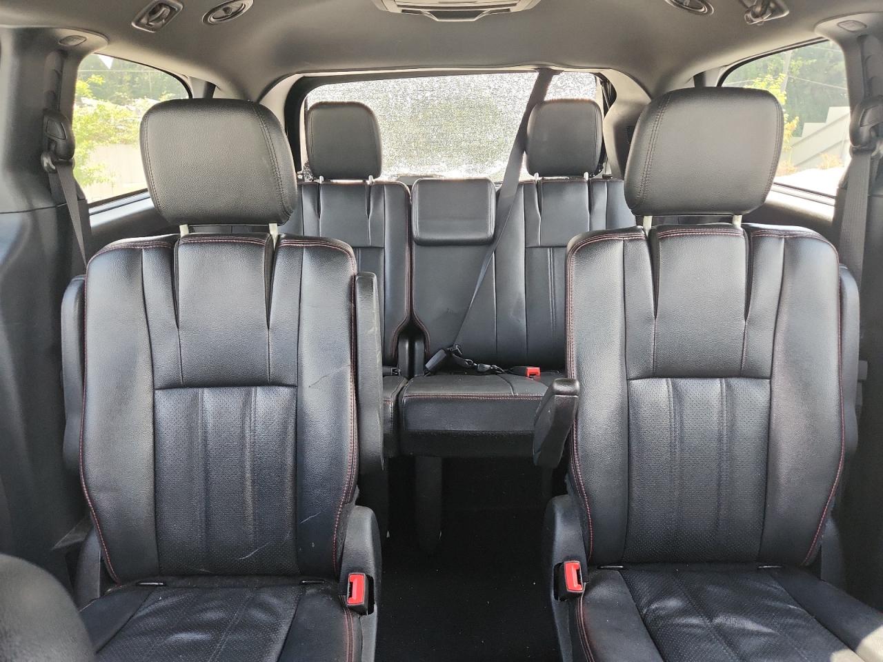 2016 Dodge Grand Caravan R/T VIN: 2C4RDGEG0GR375140 Lot: 61345715