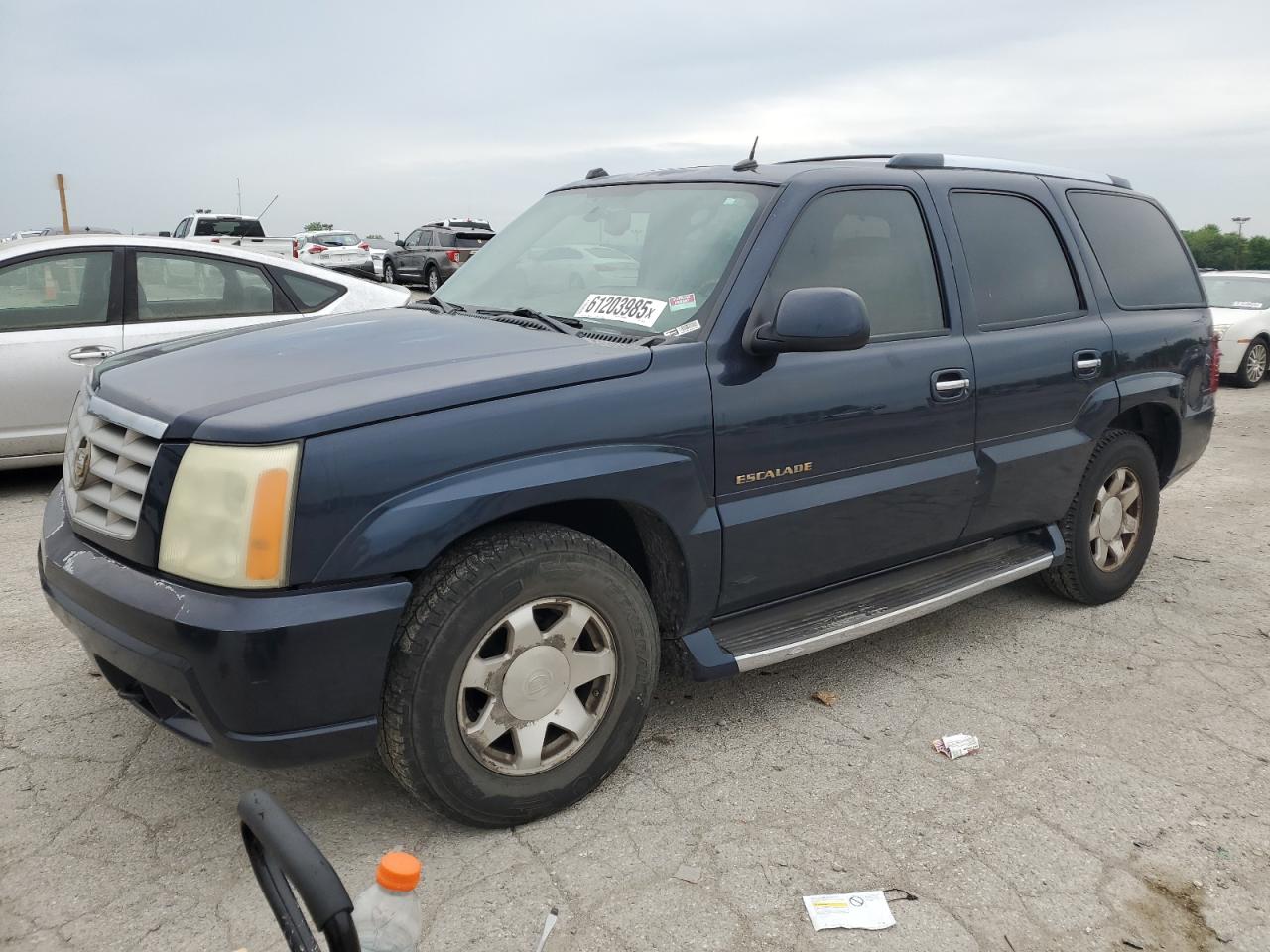2004 Cadillac Escalade Luxury იყიდება Indianapolis-ში, IN - Minor Dent/Scratches