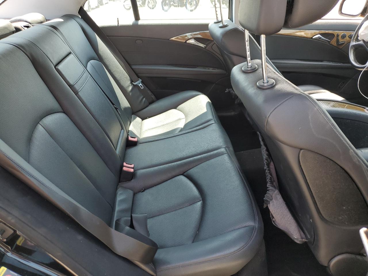 MERCEDES-BENZ E-CLASS 2009 VIN WDBUF56X59B420841 photo 10
