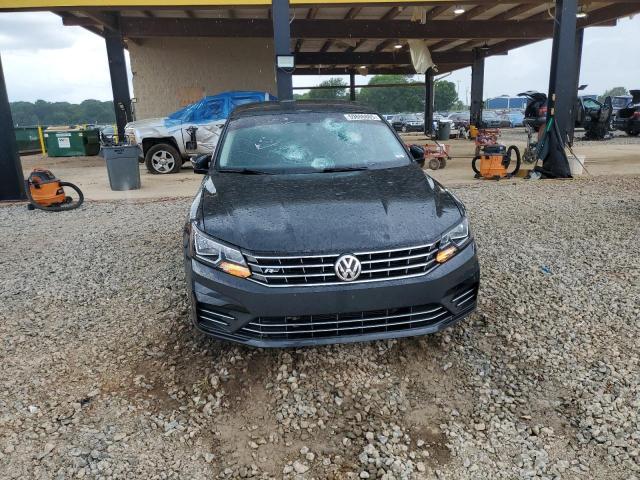 VOLKSWAGEN PASSAT 2017 Серый