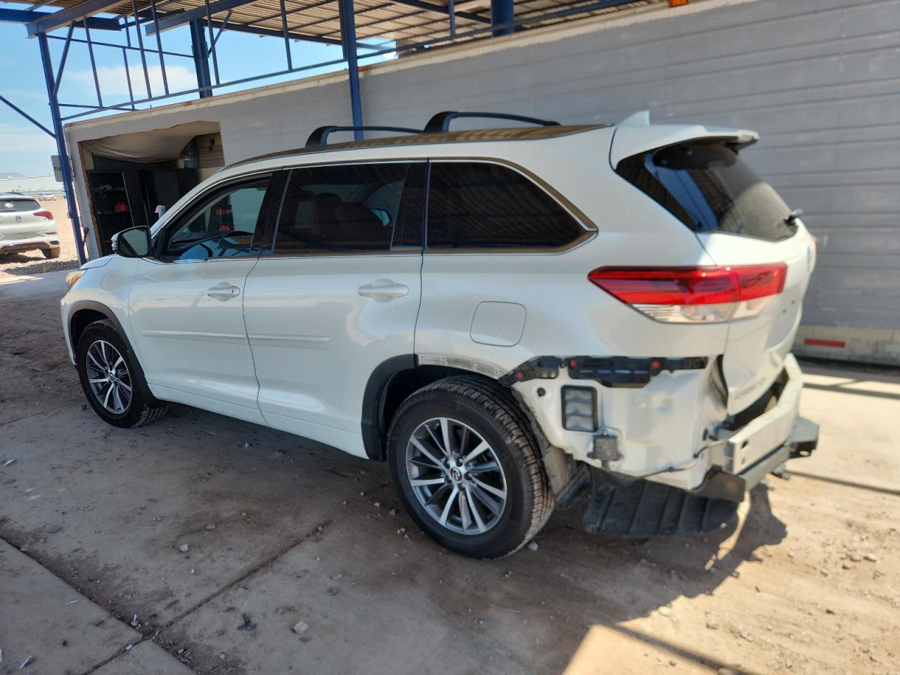 5TDJZRFH2JS550407 TOYOTA HIGHLANDER 2018