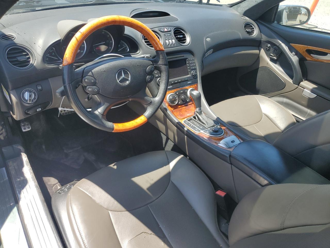 2007 Mercedes-Benz Sl 550 VIN: WDBSK71F37F128995 Lot: 62502195