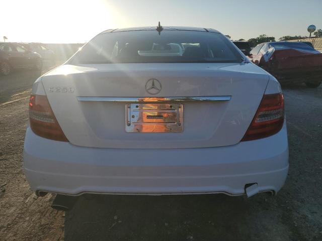 Купе MERCEDES-BENZ C-CLASS 2015 Белы