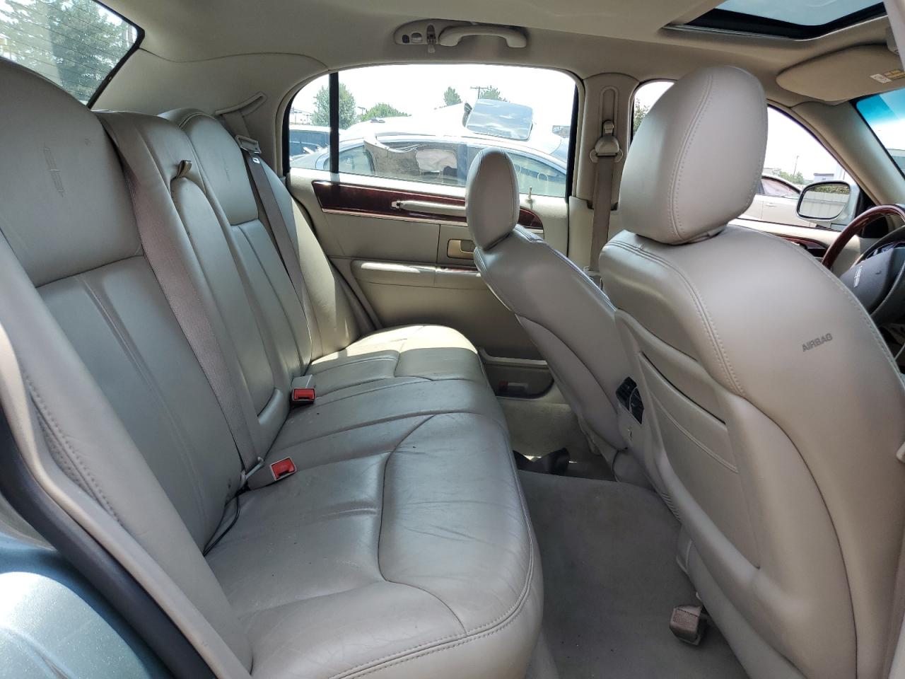 2005 Lincoln Town Car Signature Limited VIN: 1LNHM82W35Y616965 Lot: 61738615