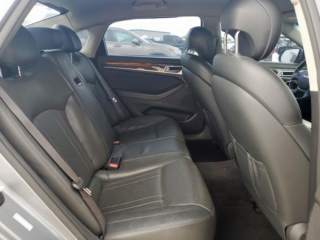 2015 Hyundai Genesis 3.8L VIN: KMHGN4JE6FU079141 Lot: 61203975