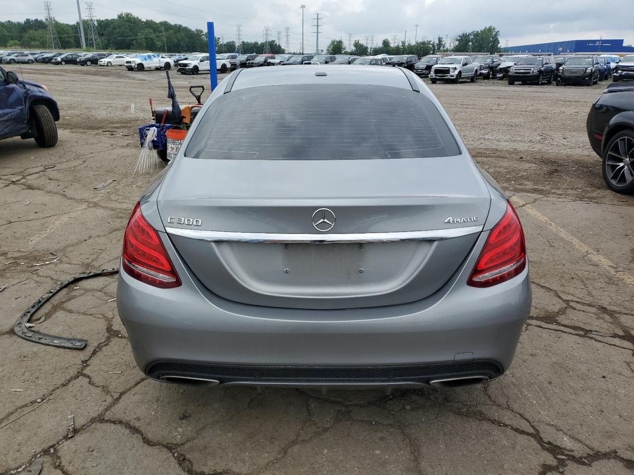 2015 Mercedes-Benz C 300 4Matic VIN: 55SWF4KB0FU070766 Lot: 62305485