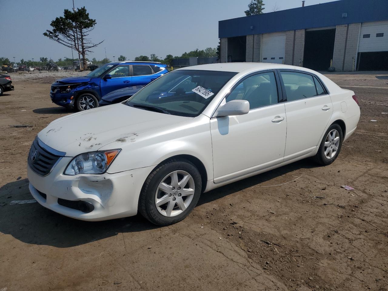 2008 Toyota Avalon Xl продається в Woodhaven, MI - Side