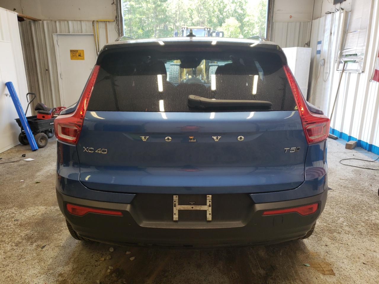 2021 Volvo Xc40 T5 R-Design VIN: YV4162UM0M2475912 Lot: 61825385