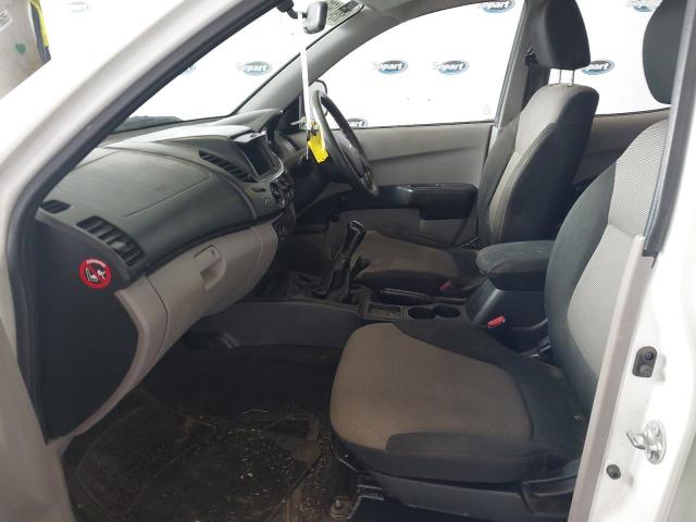 2013 MITSUBISHI L200