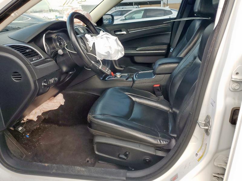  CHRYSLER 300 2017 White