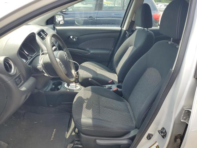  NISSAN VERSA 2015 Srebrny
