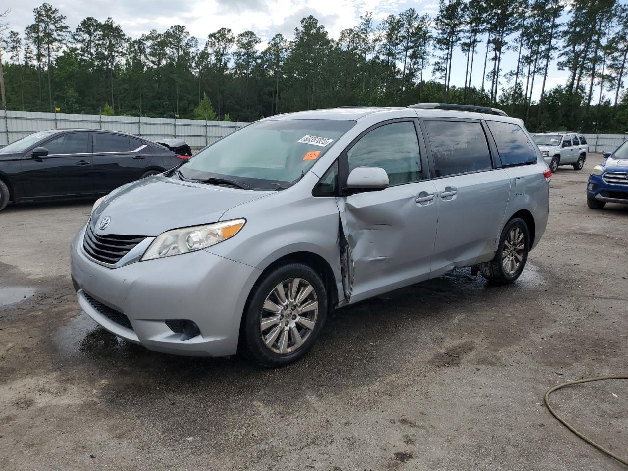 Harleyville, SC에서 판매 중인 2014 Toyota Sienna Le - Side