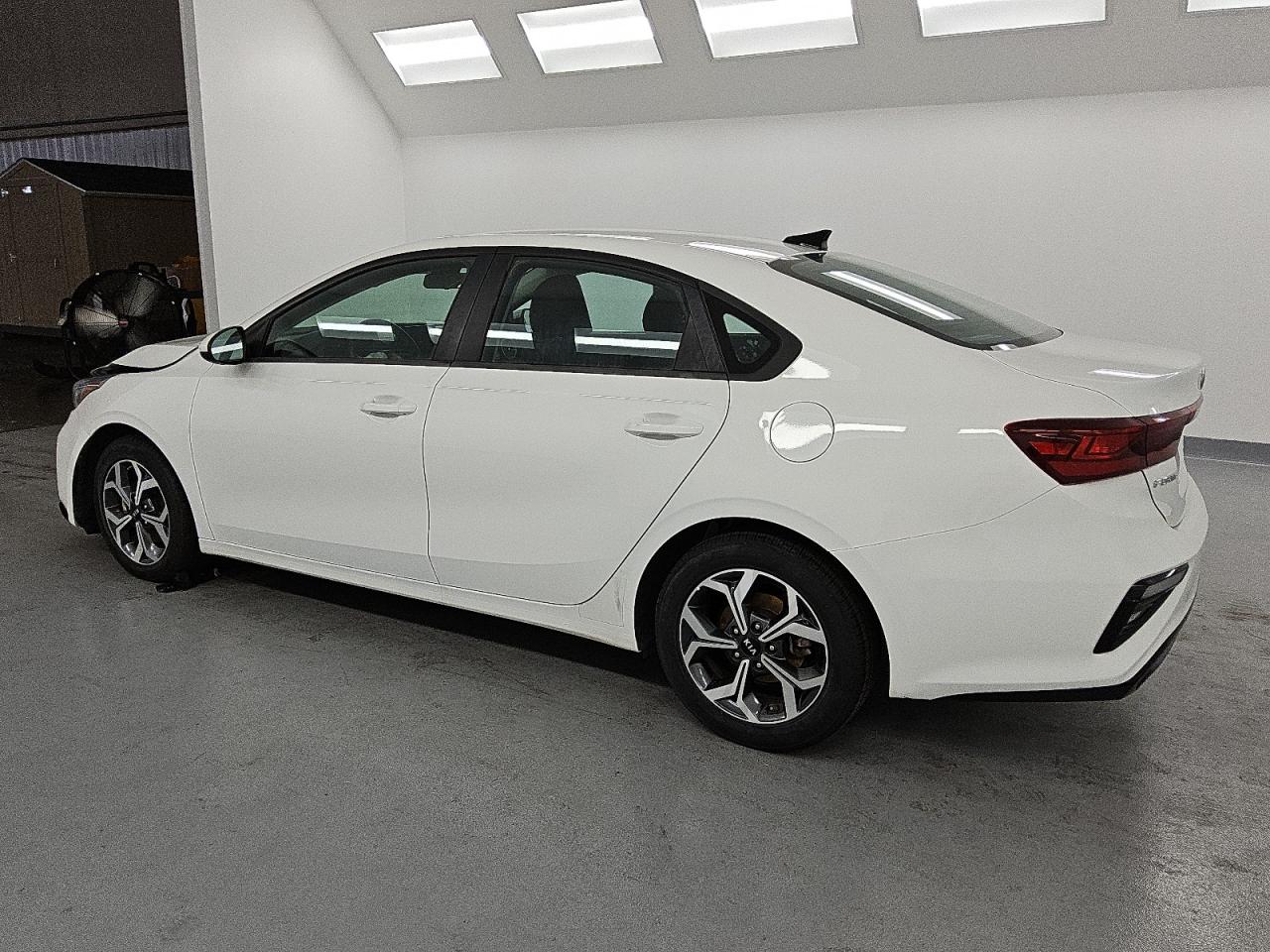 KIA FORTE 2021 VIN 3KPF24AD9ME365545 фото 2