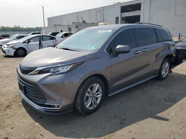 TOYOTA SIENNA XLE 2022