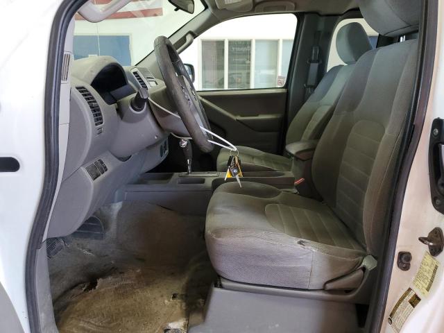 Pickups NISSAN FRONTIER 2015 Biały
