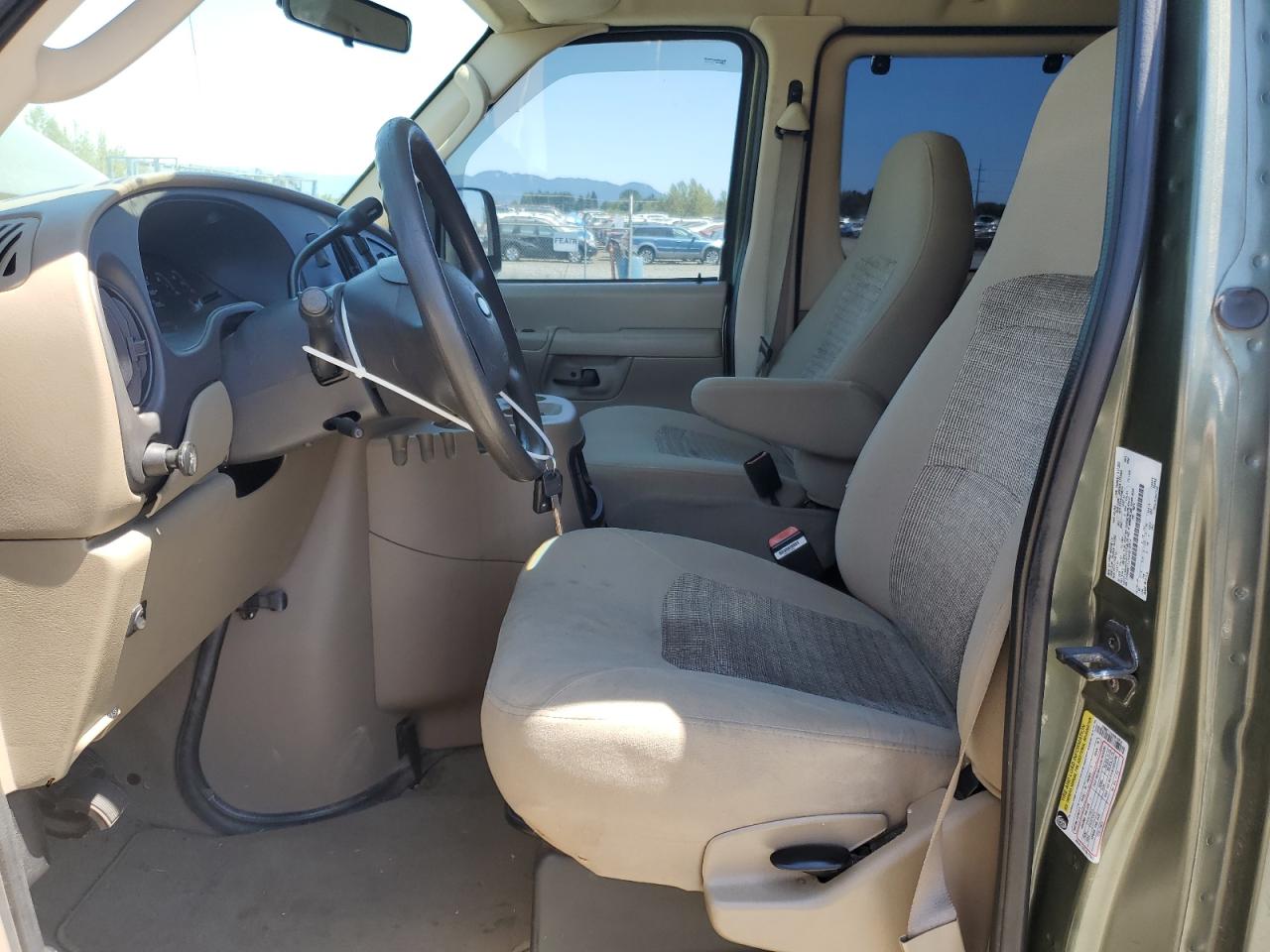 2005 Ford Econoline E150 Wagon VIN: 1FMRE11L55HB18914 Lot: 60142425