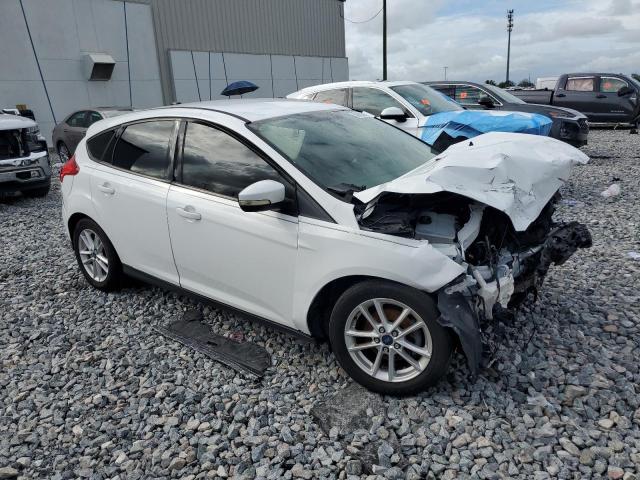 Hatchbacks FORD FOCUS 2016 Biały