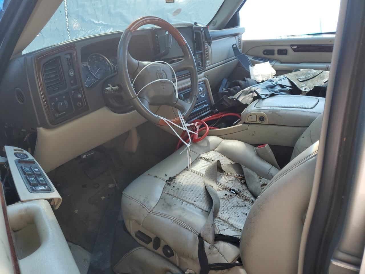 2002 Cadillac Escalade Luxury VIN: 1GYEC63T02R203890 Lot: 86871045