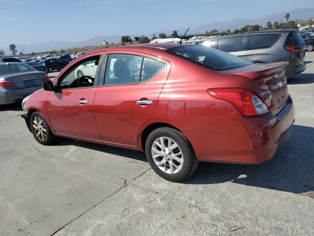  NISSAN VERSA 2018 Czerwony
