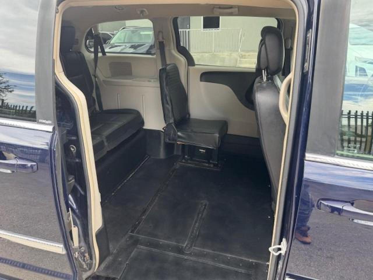 CHRYSLER MINIVAN 2014 VIN 2C4RC1BG7ER271083 zdjęcie 11