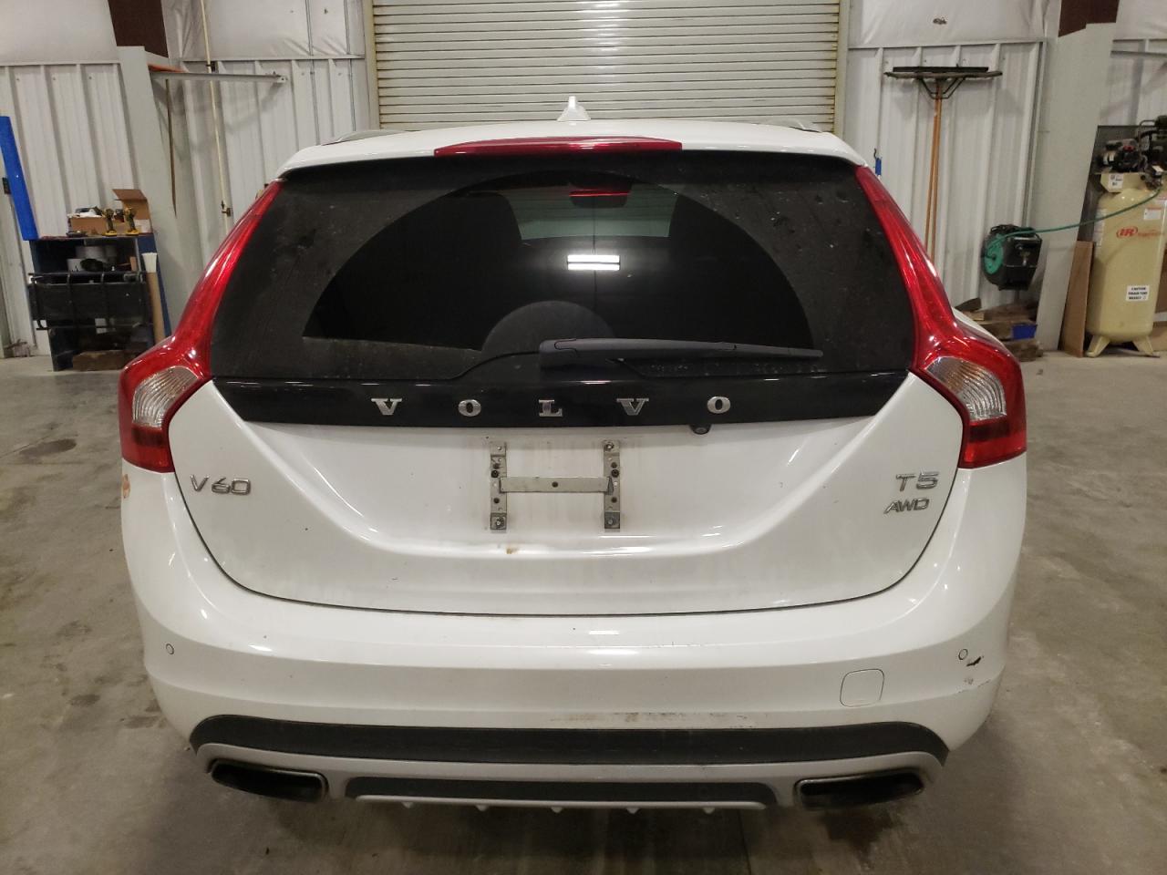 2017 Volvo V60 Cross Country Premier VIN: YV440MWK6H1039986 Lot: 62504535