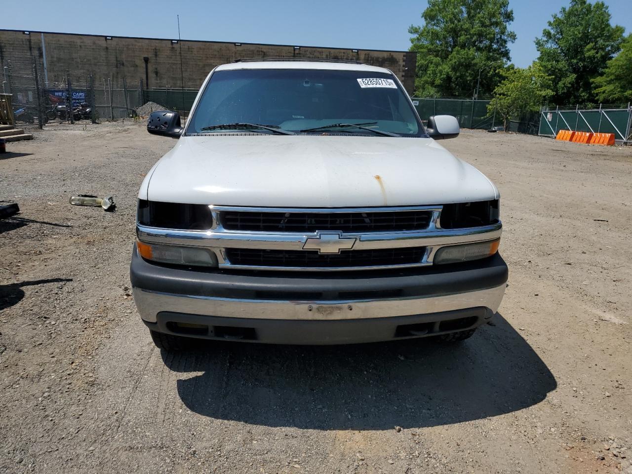 CHEVROLET SUBURBAN 2002 VIN 1GNFK16ZX2J297539 photo 5