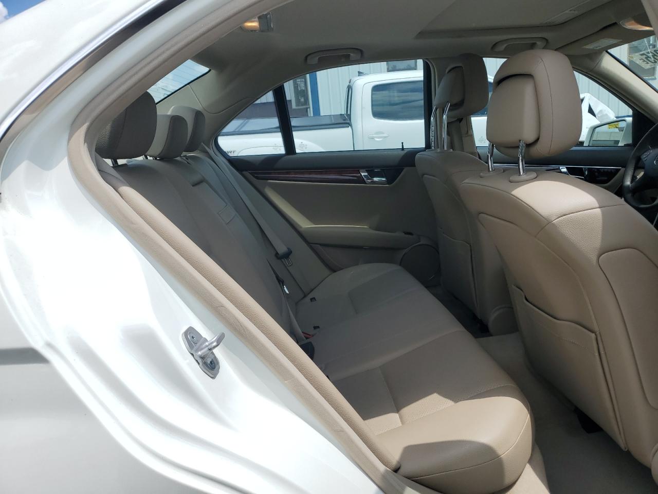 2011 Mercedes-Benz C 300 VIN: WDDGF5EB5BA474565 Lot: 61918055