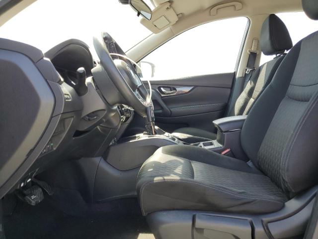  NISSAN ROGUE 2017 Srebrny