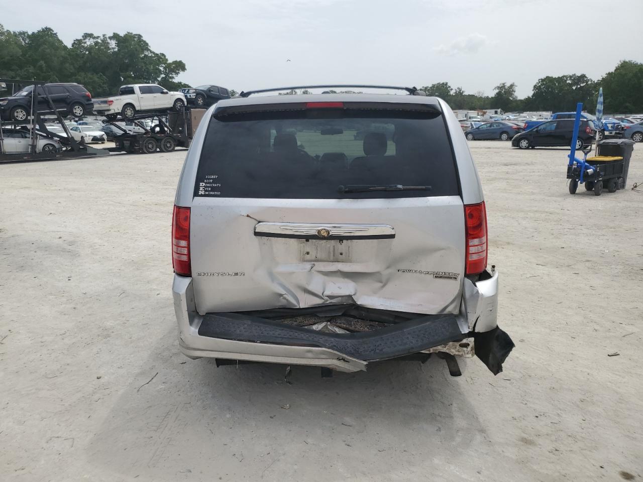 2010 Chrysler Town & Country Touring VIN: 2A4RR5D17AR229211 Lot: 59981055