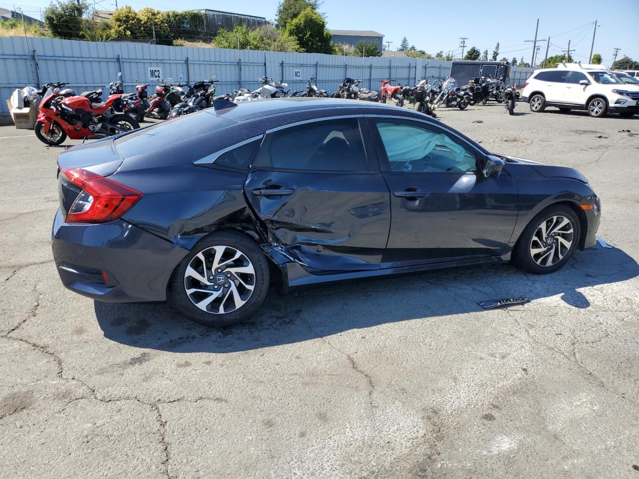 HONDA CIVIC 2018 VIN 2HGFC2F76JH524303 фото 3