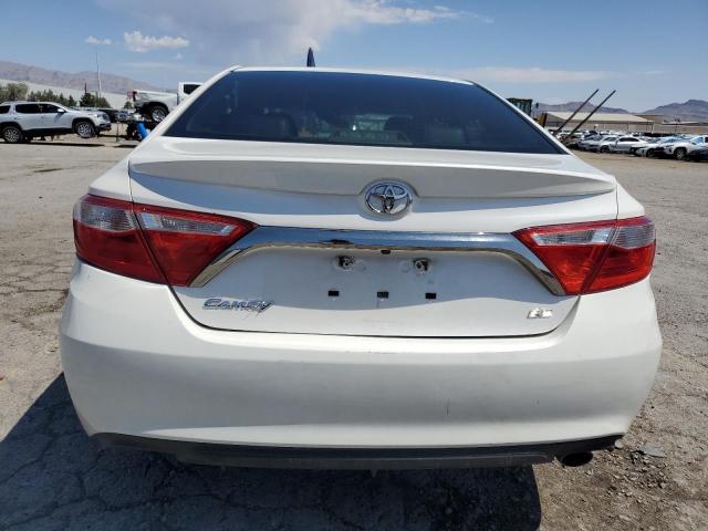  TOYOTA CAMRY 2017 Biały