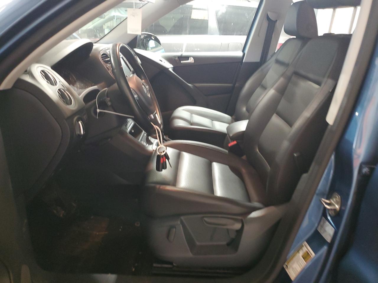 2017 Volkswagen Tiguan S VIN: WVGBV7AX5HK010484 Lot: 62721215