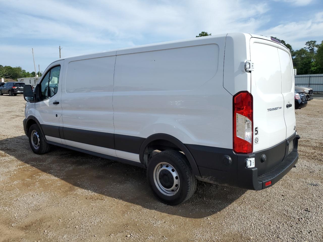 FORD TRANSIT 2024 VIN 1FTYE1Y86RKA04107 photo 2