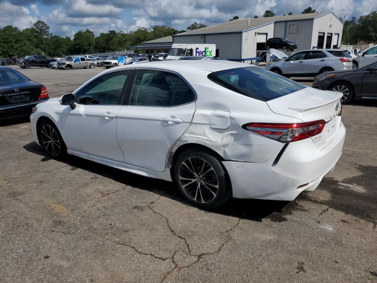 4T1B11HK1JU054625 TOYOTA CAMRY 2018
