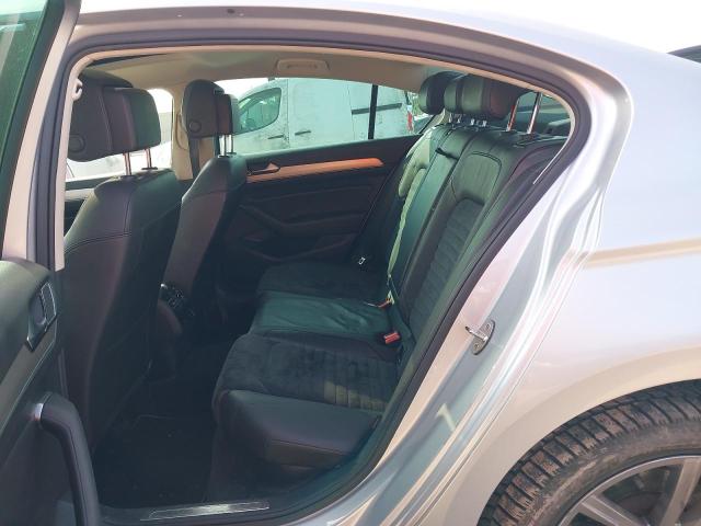 2017 VOLKSWAGEN PASSAT GT