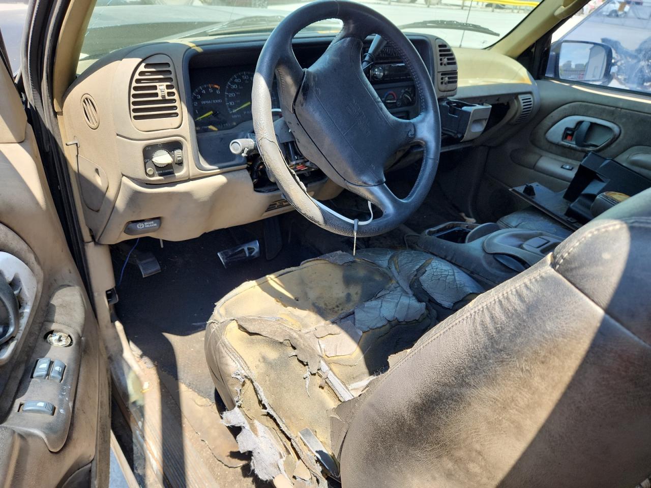 1996 GMC Sierra K1500 VIN: 2GTEK19RXT1557966 Lot: 62871405