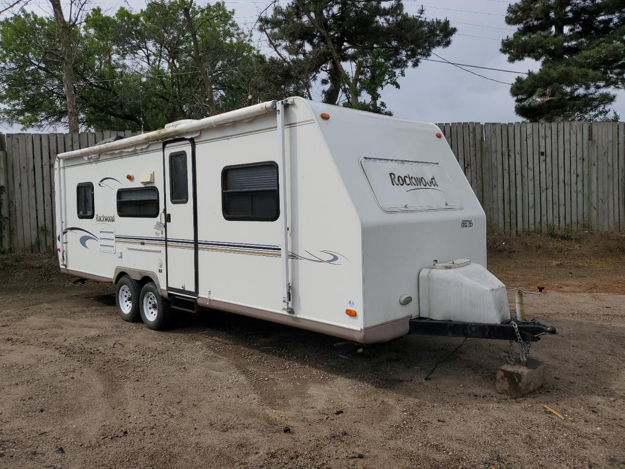 2004 Forest River Rockwood იყიდება Ham Lake-ში, MN - Top/Roof