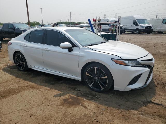  TOYOTA CAMRY 2018 Белы