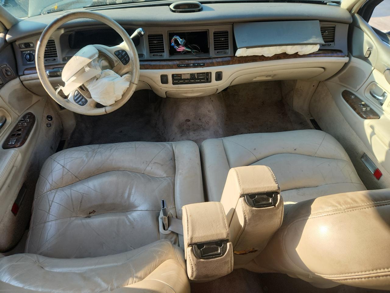 1997 Lincoln Town Car Signature VIN: 1LNLM82W9VY654095 Lot: 61899815