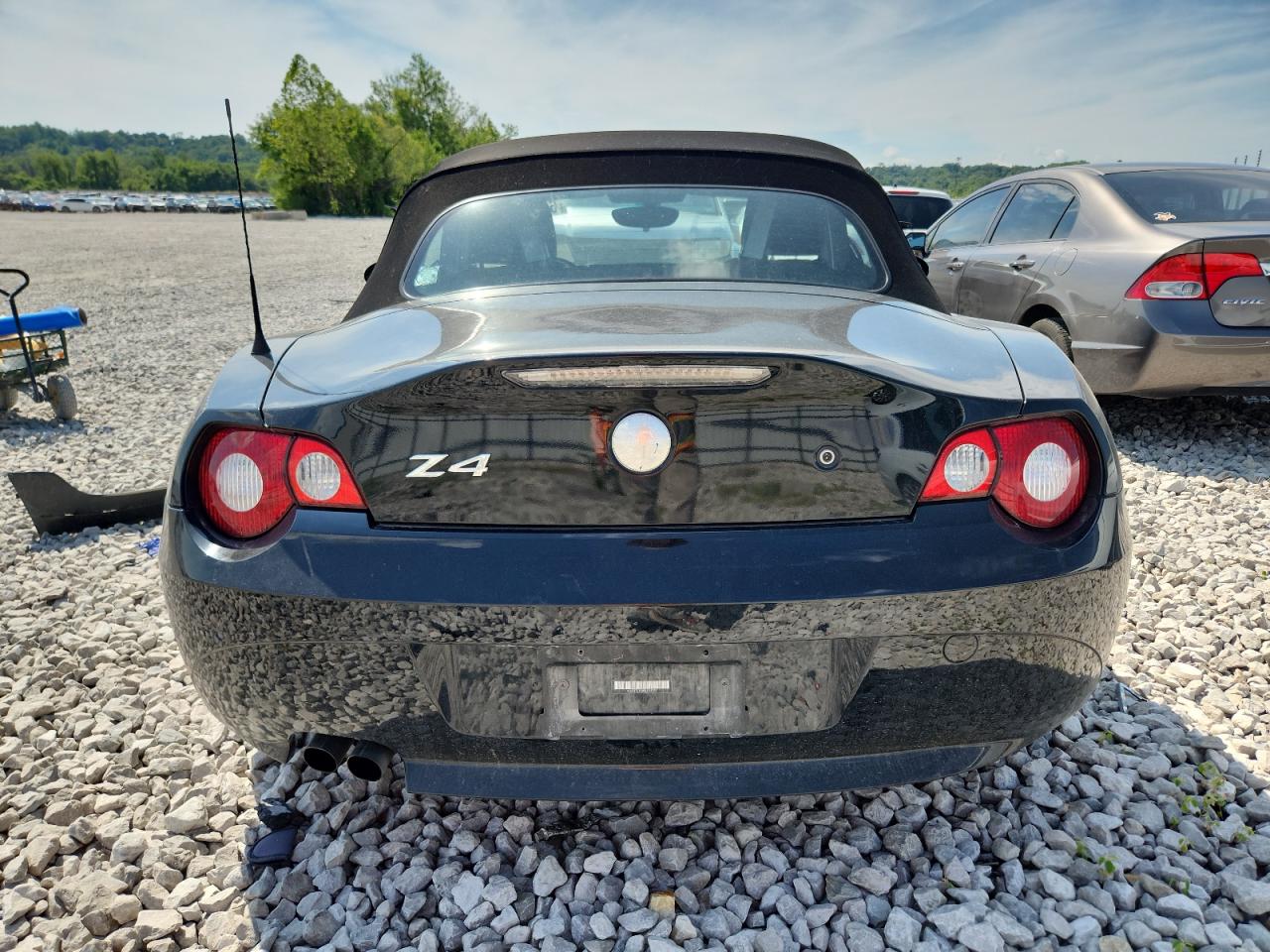 2005 BMW Z4 2.5 VIN: 4USBT33585LS57027 Lot: 62879745
