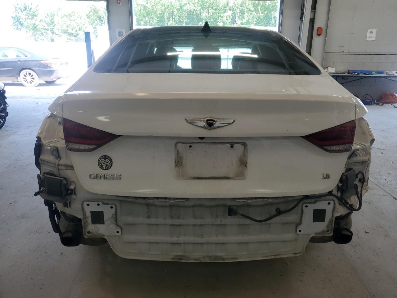 2015 Hyundai Genesis 3.8L VIN: KMHGN4JE8FU040048 Lot: 62405815