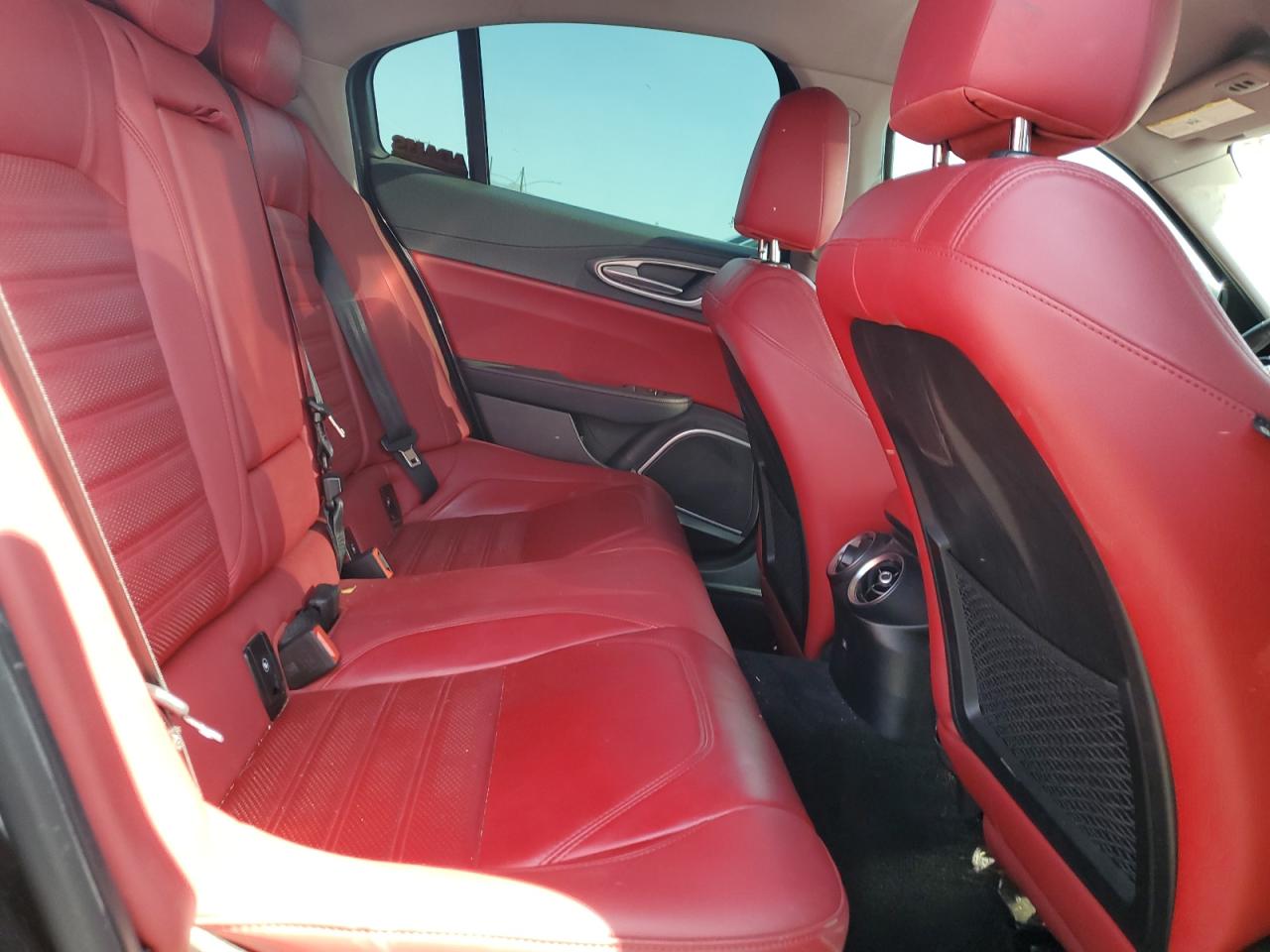 2018 Alfa Romeo Giulia Ti VIN: ZARFAECN5J7581330 Lot: 61418005