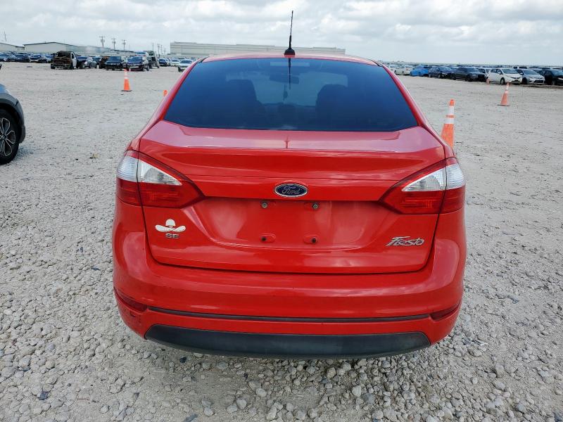 Sedans FORD FIESTA 2015 Czerwony