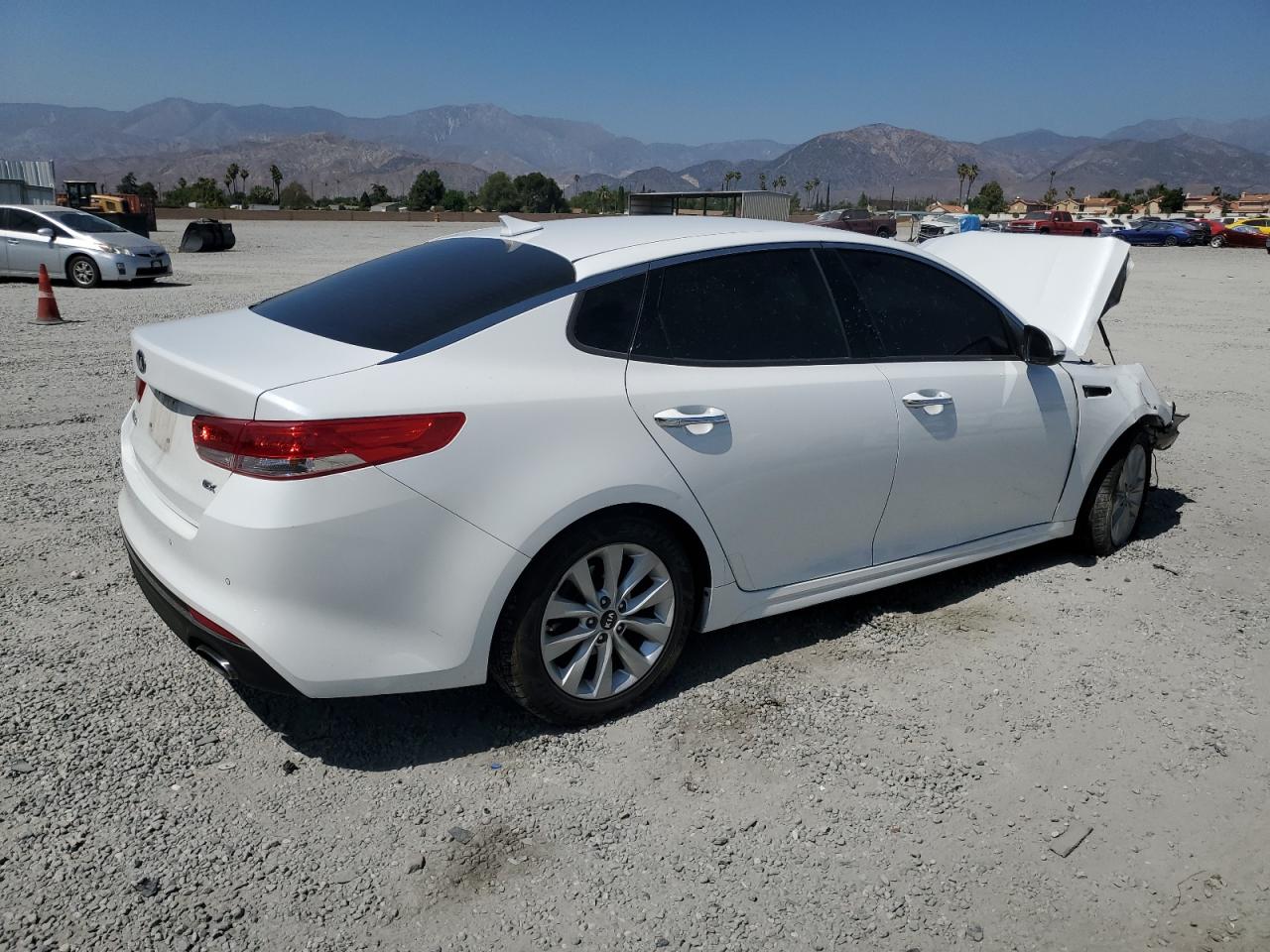 KIA OPTIMA 2018 VIN 5XXGU4L35JG233565 фото 3