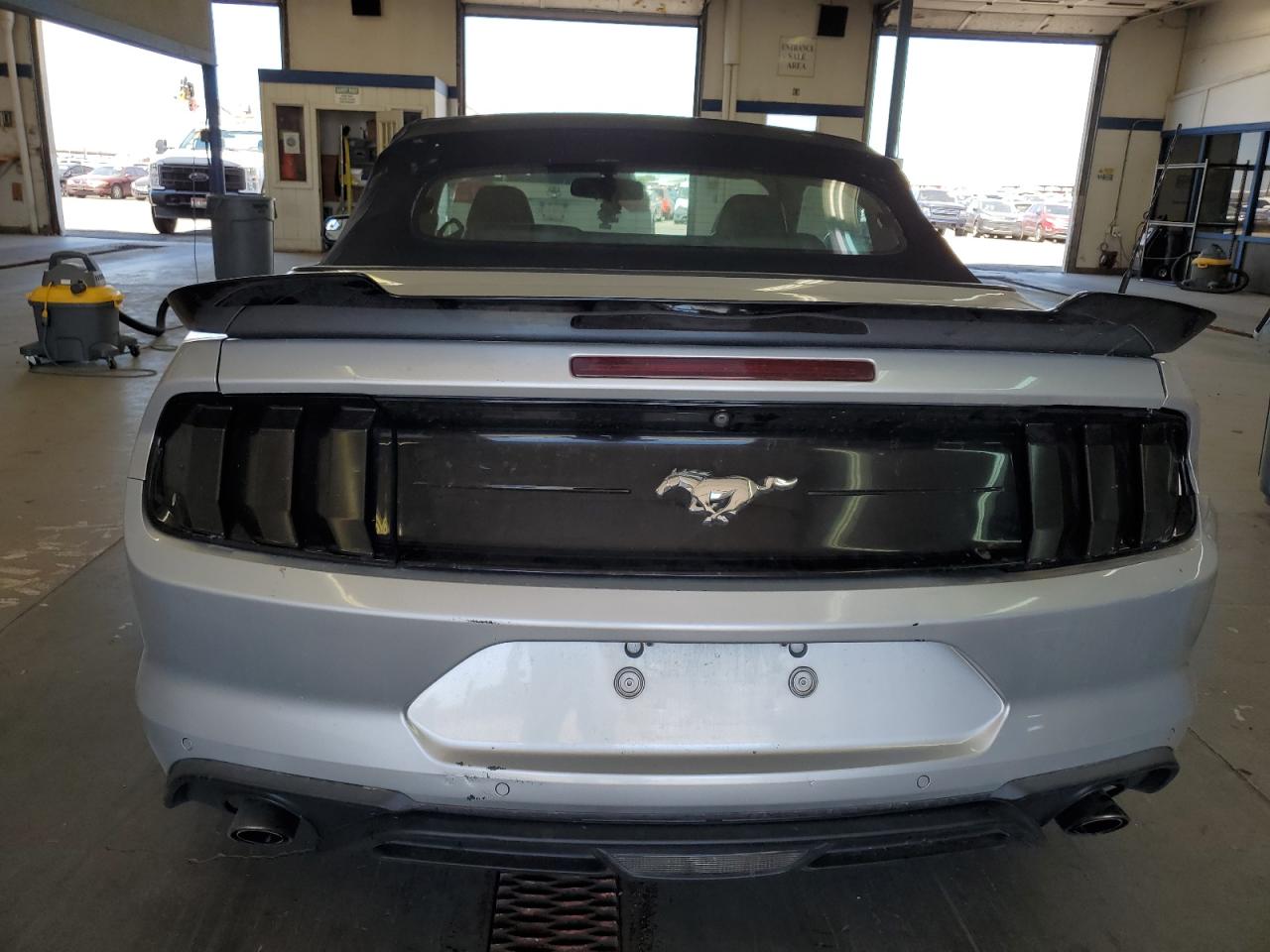 2018 Ford Mustang VIN: 1FATP8UH3J5136012 Lot: 62730105