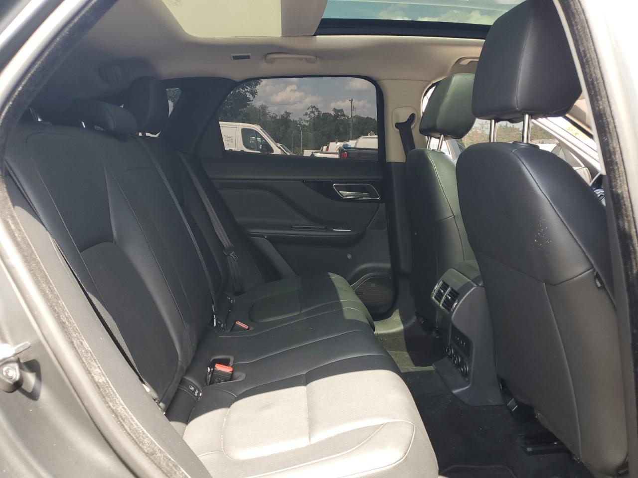 2018 Jaguar F-Pace Premium VIN: SADCJ2FX5JA263546 Lot: 61631385