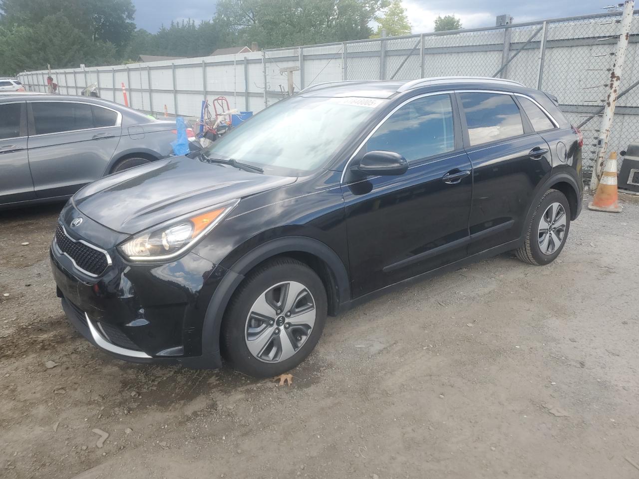 KNDCB3LC2K5264423 KIA NIRO Photo 1