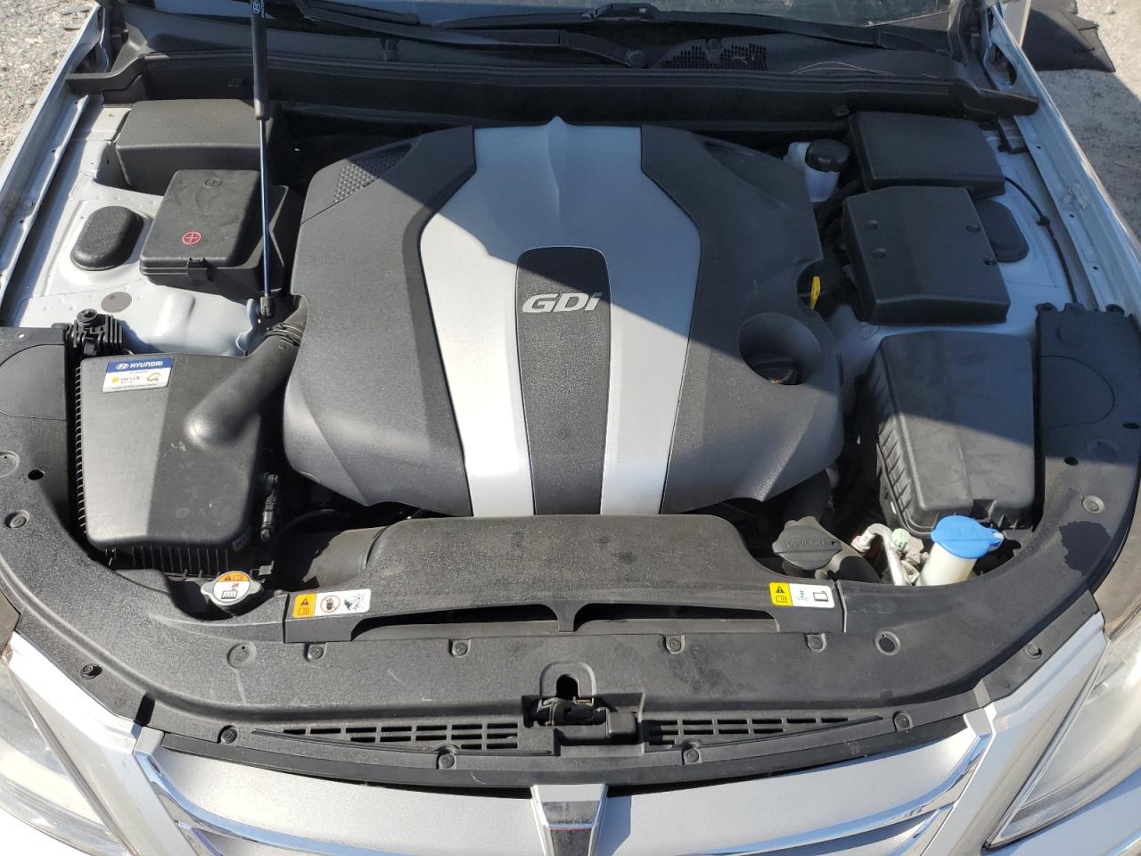 2013 Hyundai Genesis 3.8L VIN: KMHGC4DD3DU250417 Lot: 62086395