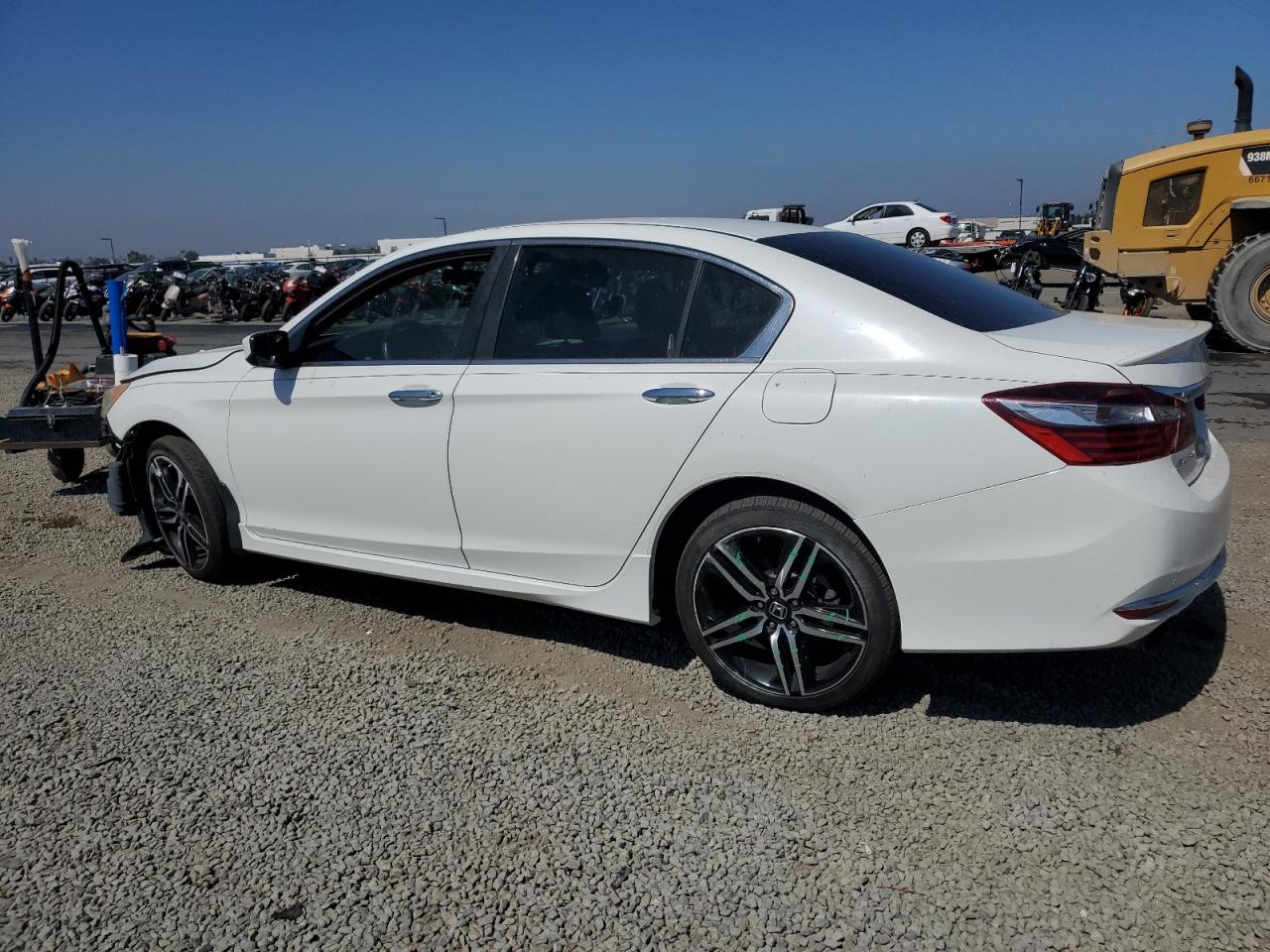 1HGCR2F52HA236528 HONDA ACCORD 2017