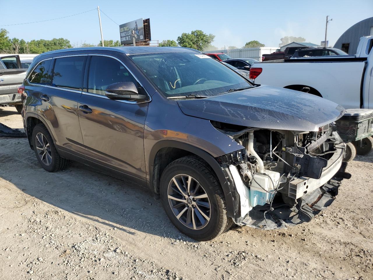 5TDKZRFH7HS221958 TOYOTA HIGHLANDER 2017